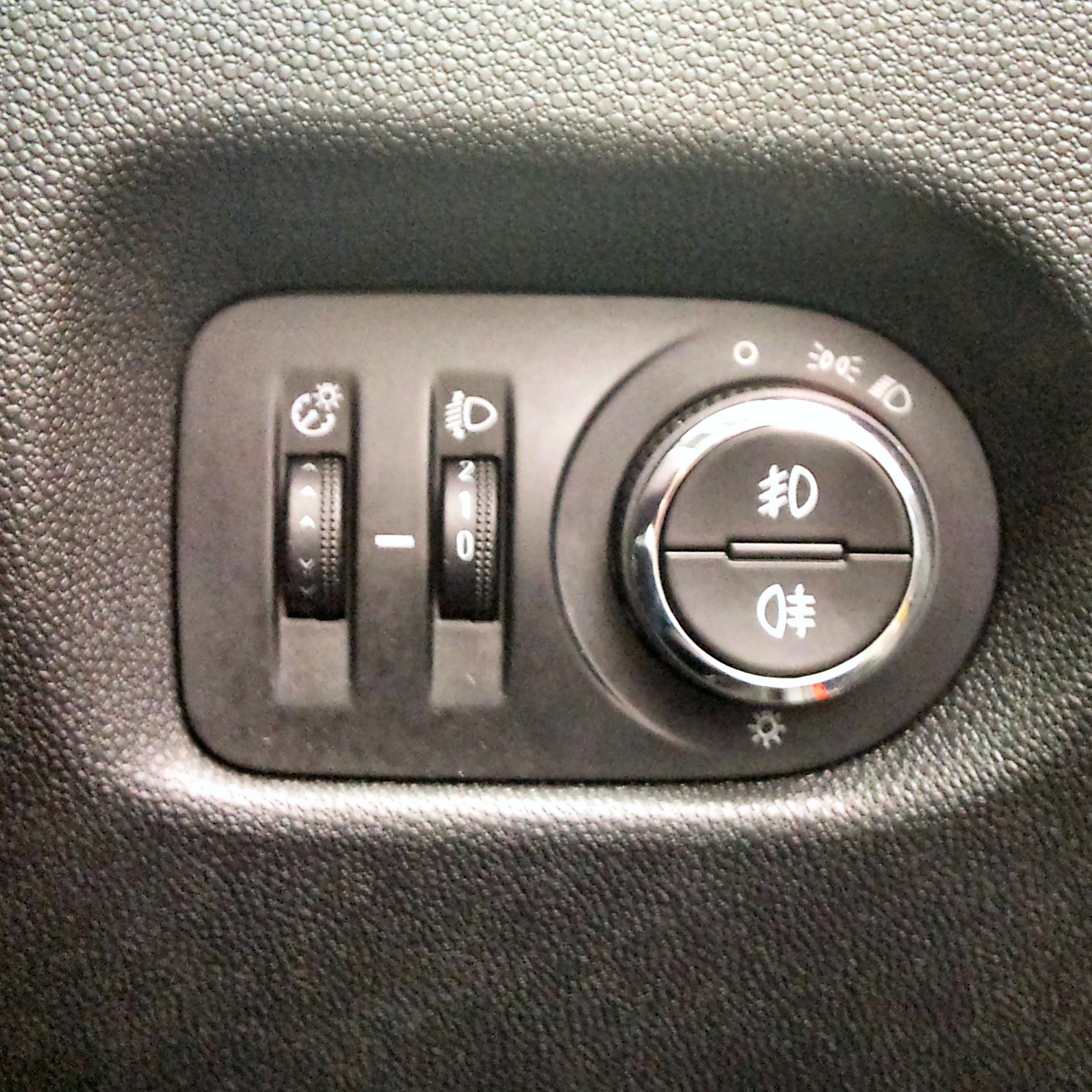 Simon Mann, Driving Lessons in Telford & Shrewsbury - Fog Light